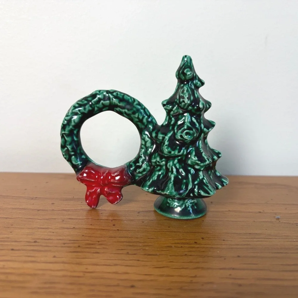 Vintage Glazed Ceramic Christmas Tree and Wreath Figurine Green Red 1982